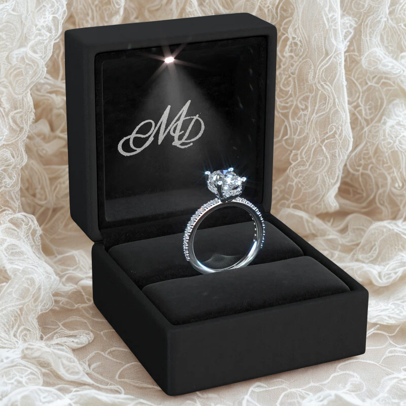 Elegant Oval Moissanite Engagement Ring